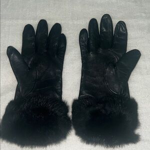 Elegant Black Leather Woman’s Lined Gloves with Fur Trim Size M